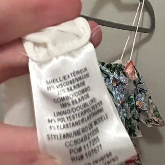 ALICE + OLIVIA Marlee Cold Shoulder Floral Ruffle Sleeve Blouse Top Silk Blend - Picture 10 of 11